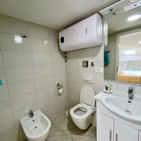 The Attic Apartman