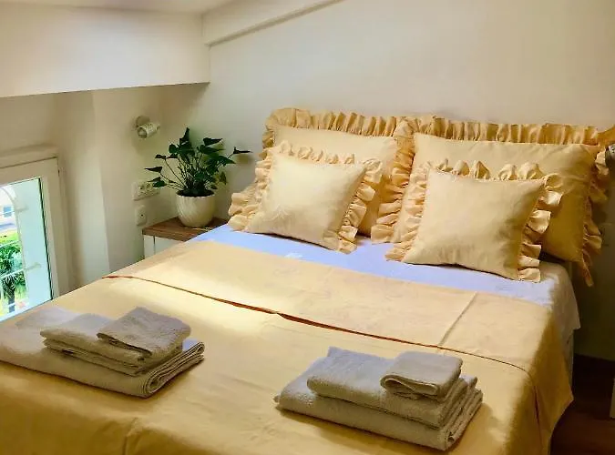 The Attic アパート ロヴラン